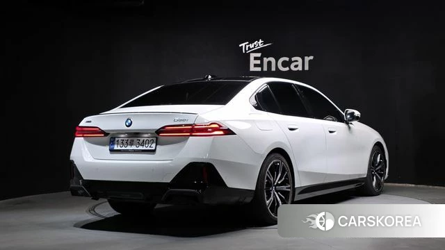 BMW 5 Series (G60) id 5015954 из Кореи 12