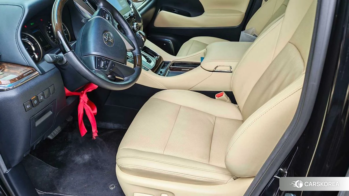Toyota Alphard 2021 Черный из Китая, фото 2