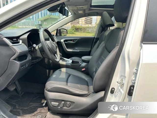 Toyota RAV4 2022 Белый из Китая, фото 4