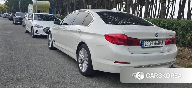 BMW 5 Series (G30) 2018 Белый из Кореи, фото 2