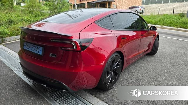 Tesla Model 3 2024 Красный из Кореи, фото 5