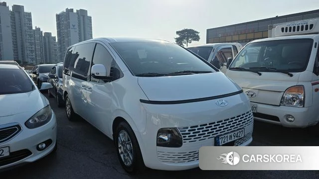 Hyundai Staria 2023 Белый из Кореи, фото 4