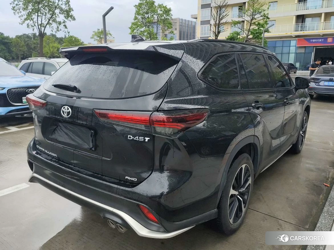 Toyota Crown 2022 Черный из Китая, фото 2