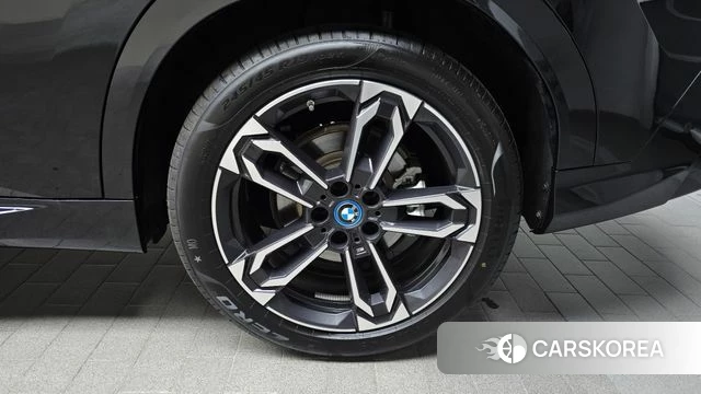 BMW iX2 (U10) 2024 Черный из Кореи, фото 5