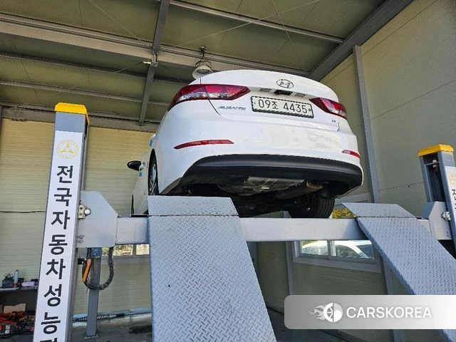 Hyundai Avante AD 2018 Белый из Кореи, фото 2