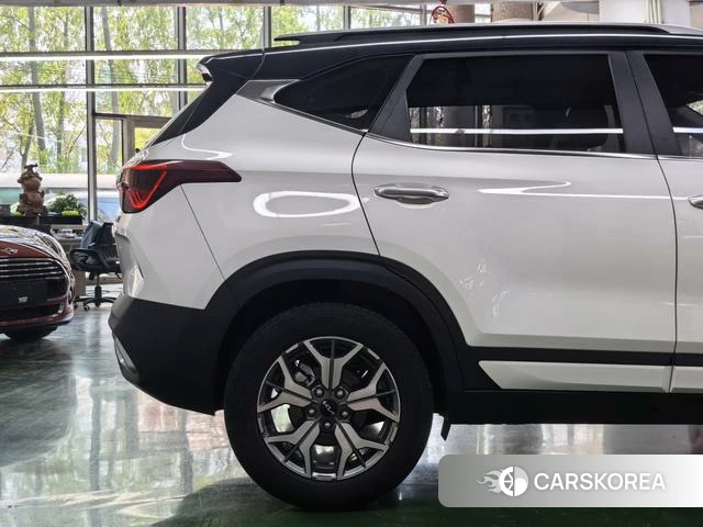 Kia KX3 2021 Белый из Китая, фото 2