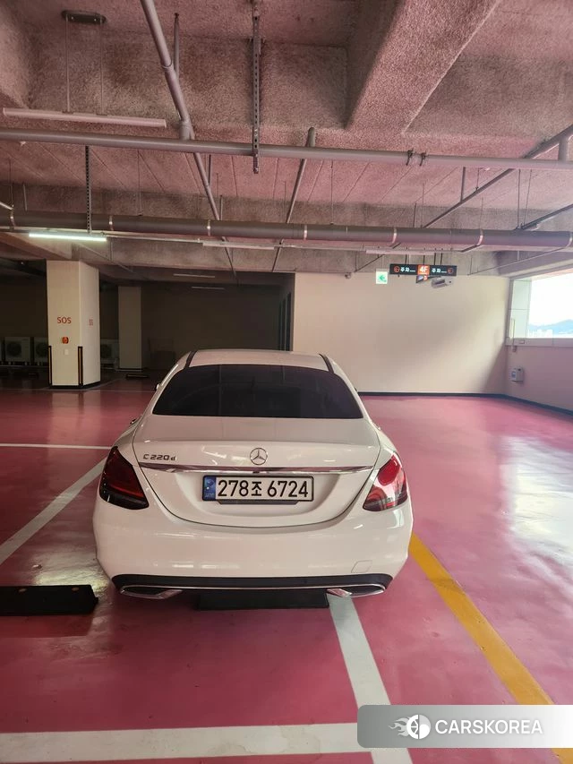 Mercedes-Benz C-Class W205 2018 Белый из Кореи, фото 2