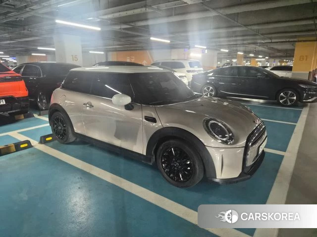 Mini Cooper 2023 Жемчужный двухцветный из Кореи, фото 2