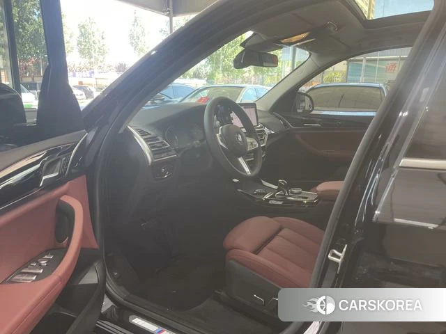 BMW X3 2023 Черный из Китая, фото 2