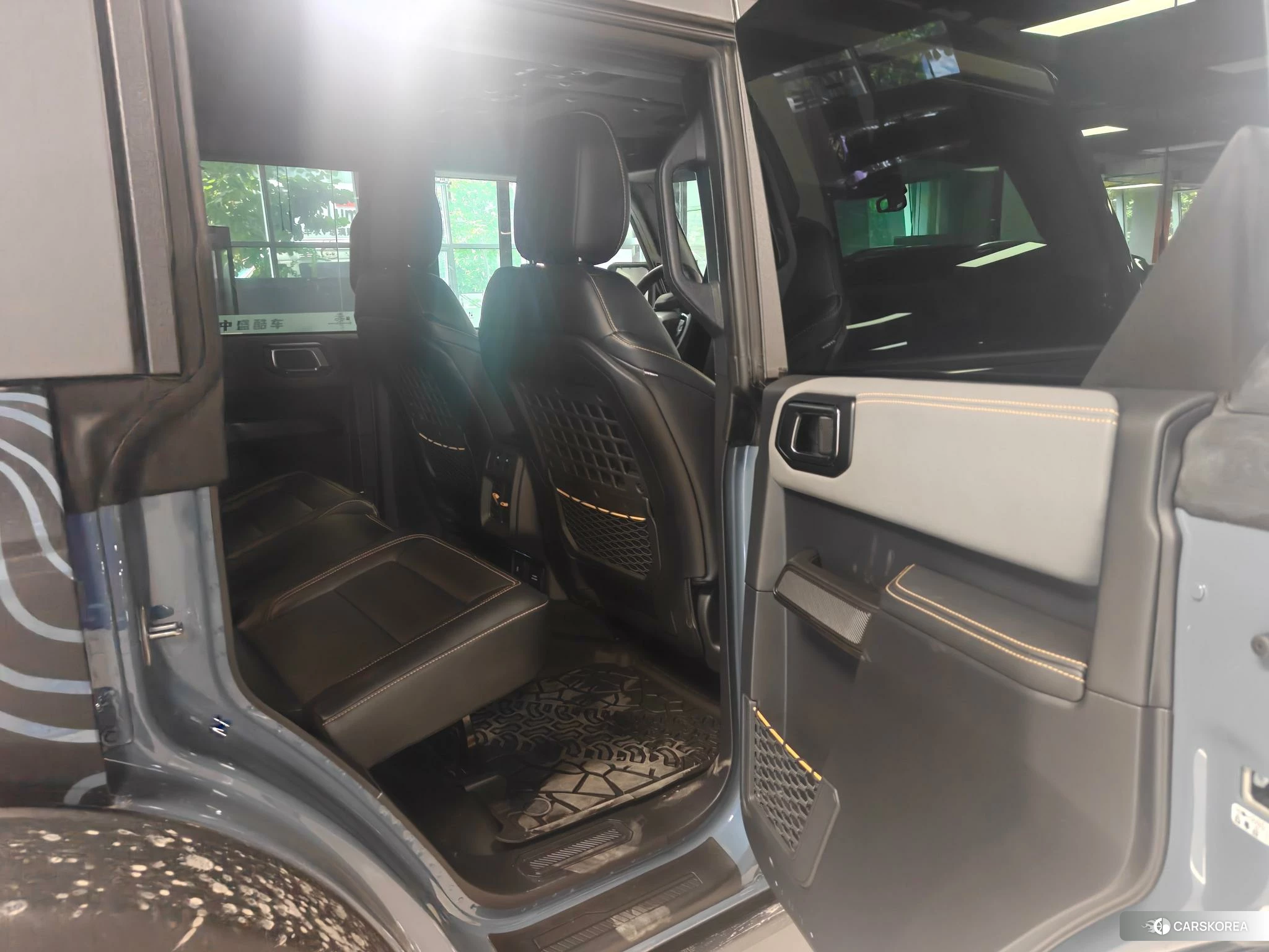 Ford Bronco 2024 Синий из Китая, фото 3