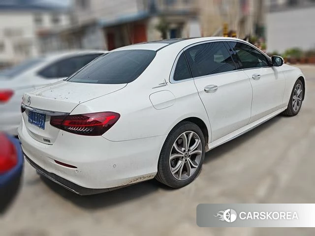Mercedes-Benz E-Class 2021 Белый из Китая, фото 2