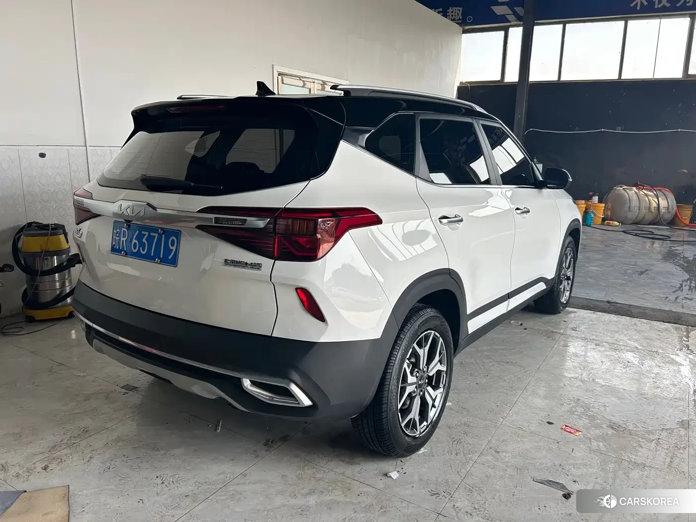 Kia KX3 2022 Белый из Китая, фото 2