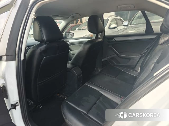 Volkswagen Bora 2021 Белый из Китая, фото 2