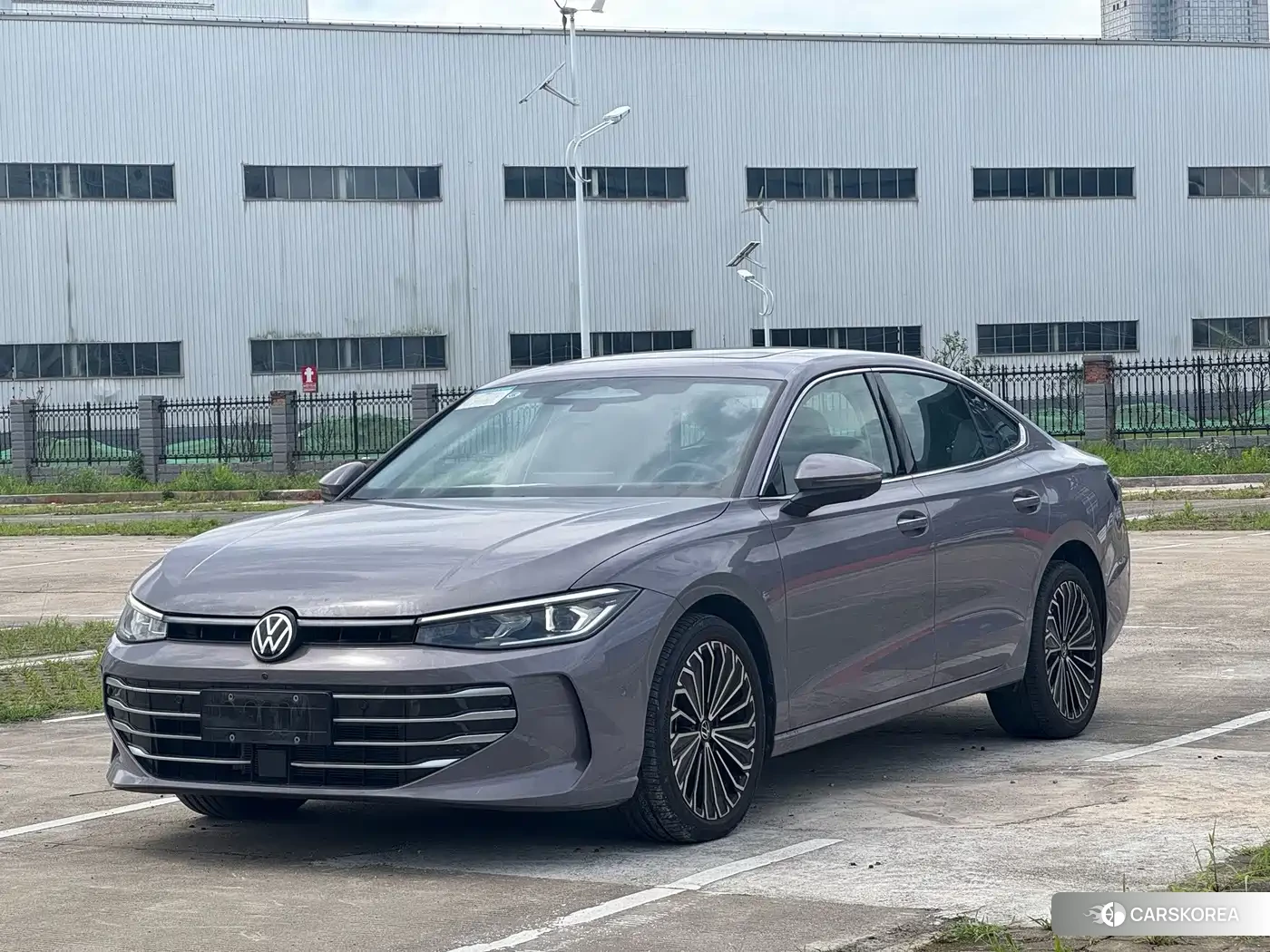 Volkswagen Passat 2024 Silver/gray из Китая, фото 3