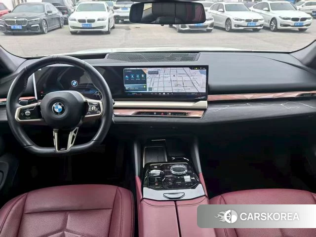 BMW 5 series 2025 Белый из Китая, фото 2