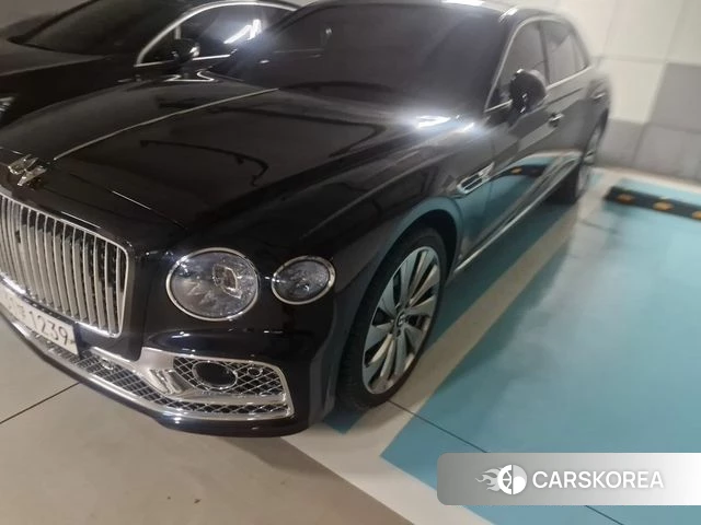 Bentley Flying Spur 3rd Generation 2022 Черный из Кореи, фото 2