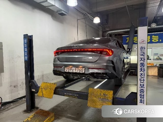 Kia K5 3rd generation 2022 Серый из Кореи, фото 2