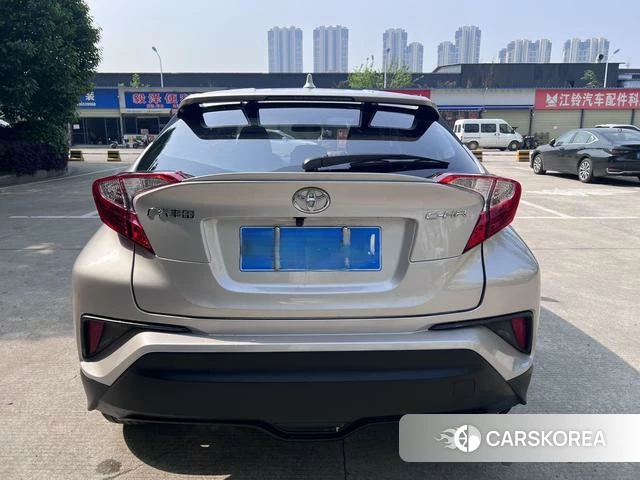 Toyota C-HR 2022 Серебристо-серый из Китая, фото 2