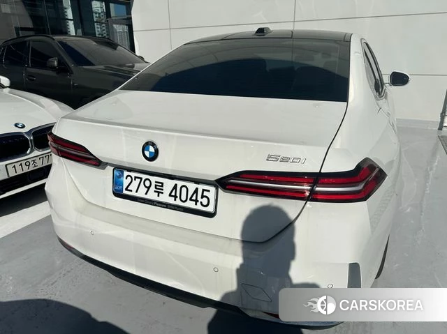 BMW 5 Series (G60) 2025 Белый из Кореи, фото 5
