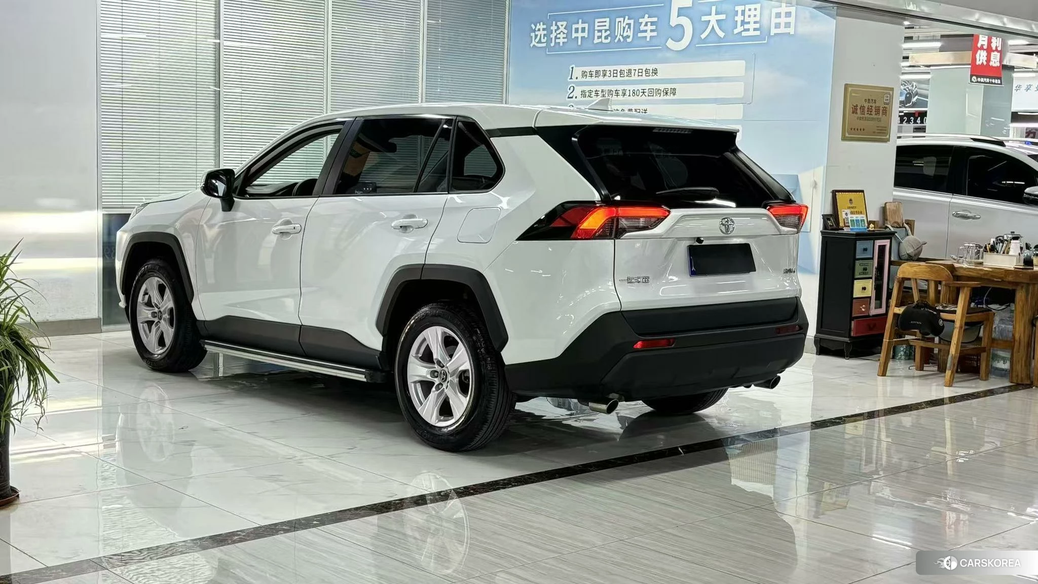 Toyota RAV4 2024 Белый из Китая, фото 2