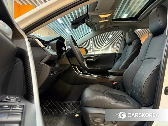 Toyota Wildlander 2023 Белый из Китая, фото 2