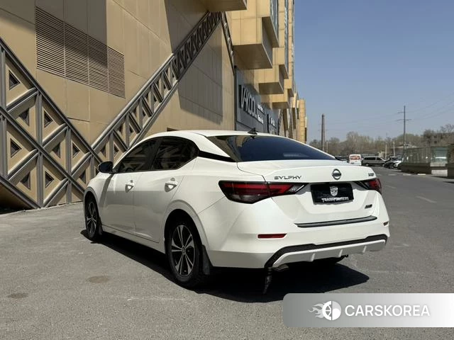 Nissan Sylphy 2021 Белый из Китая, фото 3