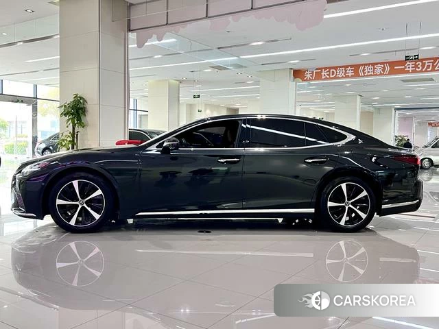 Lexus LS 2025 Черный из Китая, фото 2