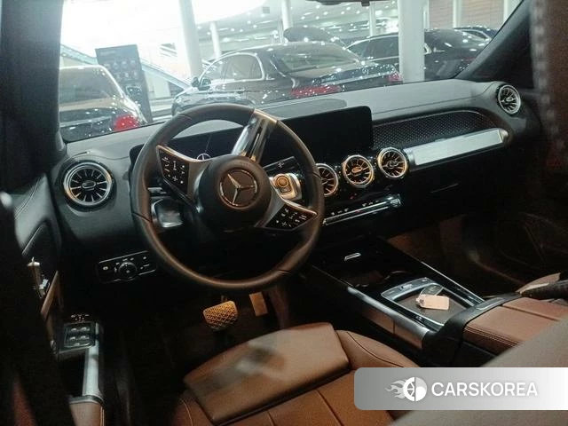 Mercedes-Benz GLB 2025 Черный из Китая, фото 2