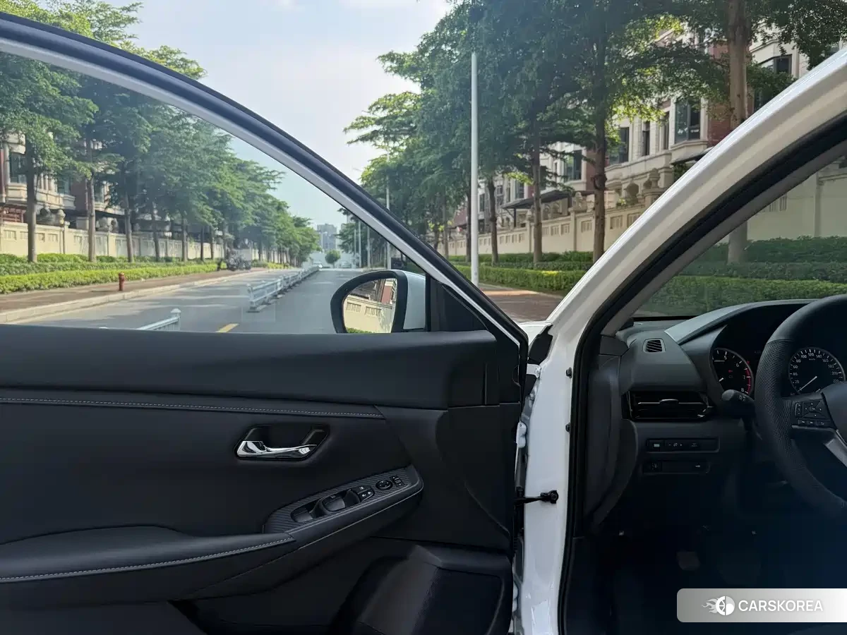 Nissan Sylphy 2025 Белый из Китая, фото 2