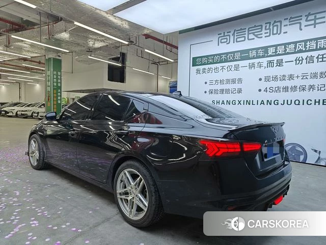 Nissan Altima 2021 Черный из Китая, фото 2