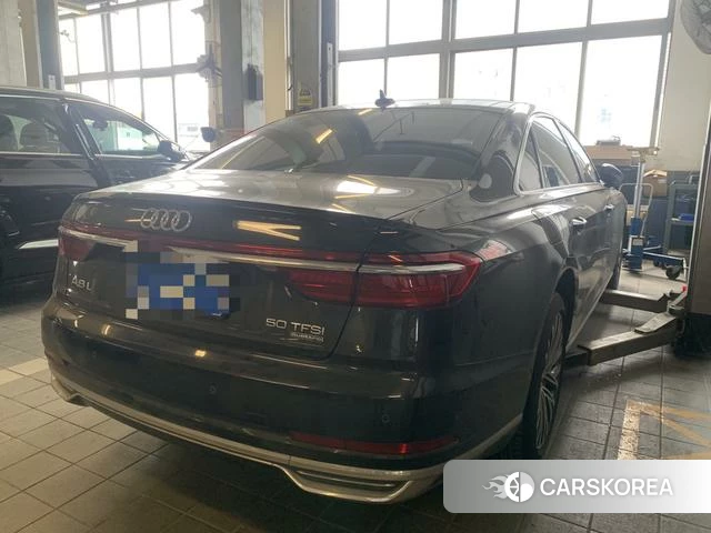 Audi A8 2021 Черный из Китая, фото 3