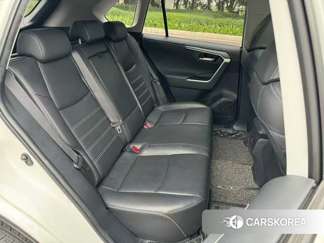 Toyota RAV4 2021 Белый из Китая, фото 2