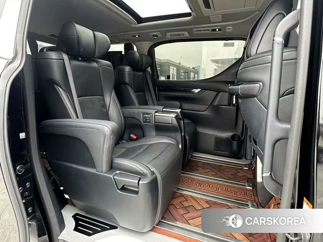 Toyota Vellfire 2023 Черный из Китая, фото 5