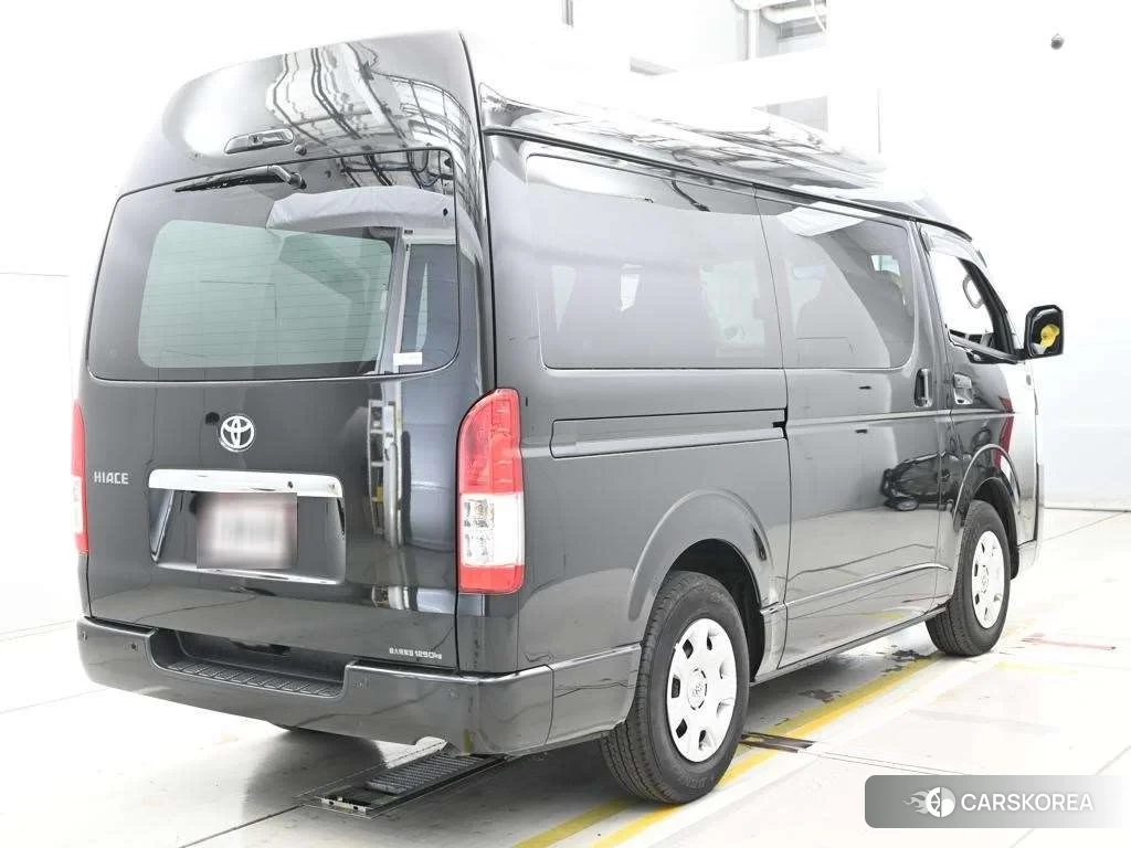 Toyota HiAce Van 2024 из Японии, фото 2