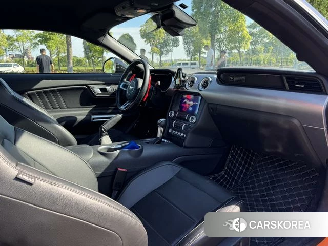 Ford Mustang 2021 Черный из Китая, фото 2