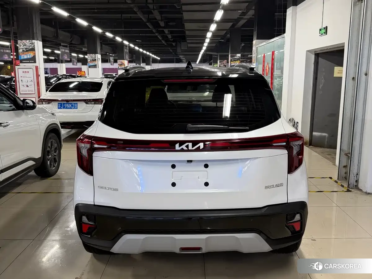 Kia Seltos 2024 Белый из Китая, фото 2