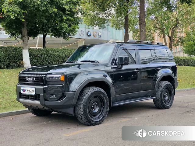 Toyota Land Cruiser 2025 Черный из Китая, фото 2