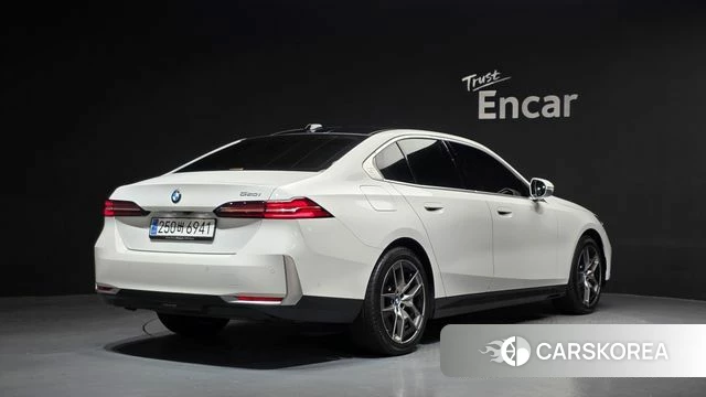 BMW 5 Series (G60) id 5026347 из Кореи 12