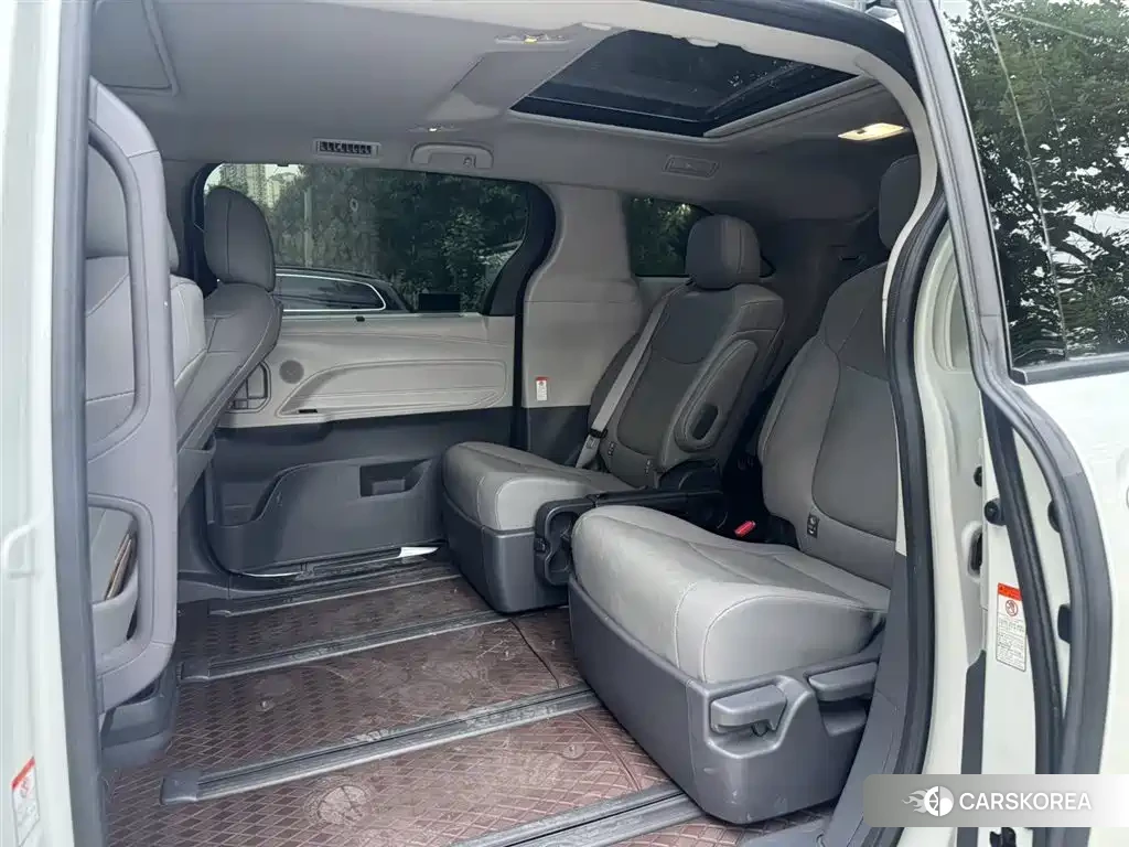 Toyota Granvia 2024 Белый из Китая, фото 2