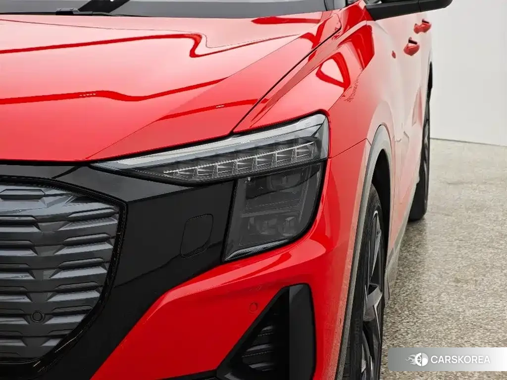 Audi Q5L 2024 Red/purple из Китая, фото 3