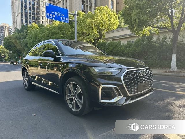 Audi Q5L 2021 Черный из Китая, фото 3
