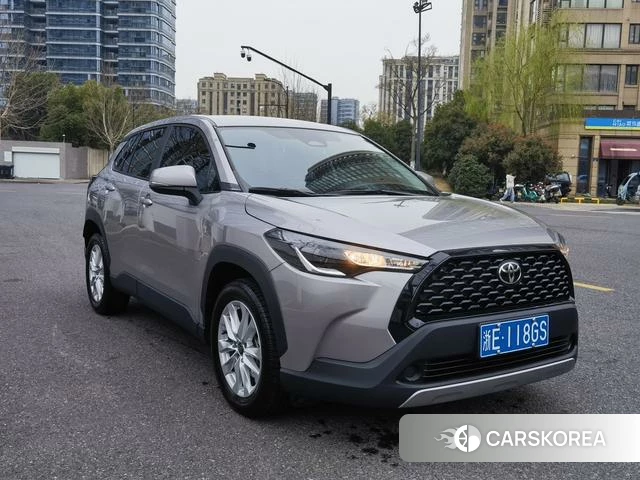 Toyota Corolla 2025 Серебристо-серый из Китая, фото 2