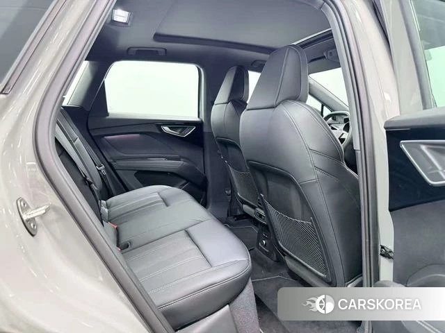 Audi Q4 2024 Темно-серый из Китая, фото 2