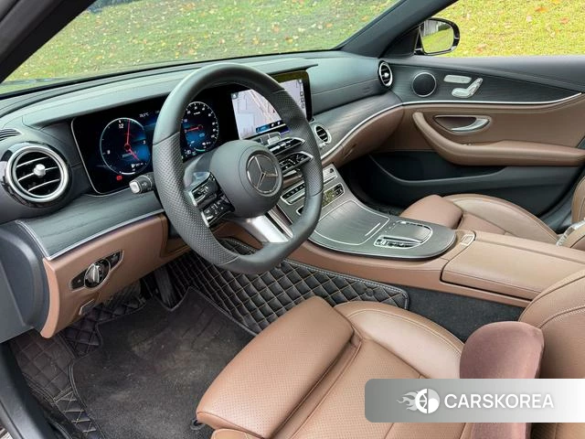 Mercedes-Benz E-Class 2022 Коричневый из Китая, фото 5