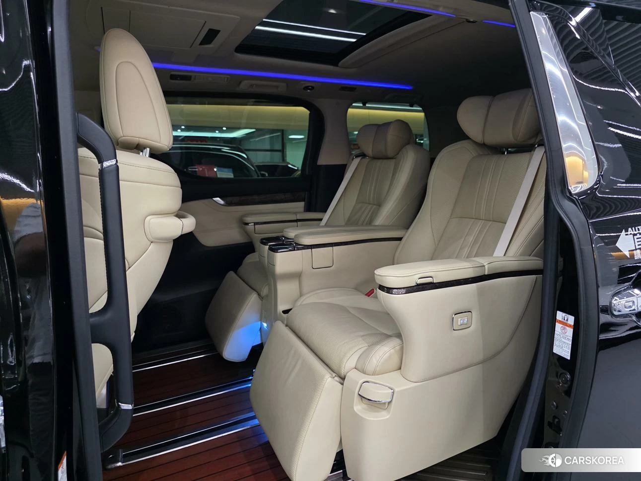 Toyota Vellfire 2021 Черный из Китая, фото 6