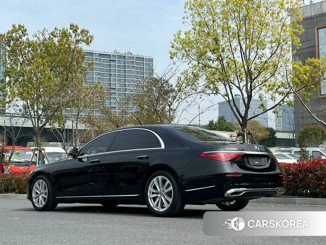 Mercedes-Benz S-Class 2025 Черный из Китая, фото 2