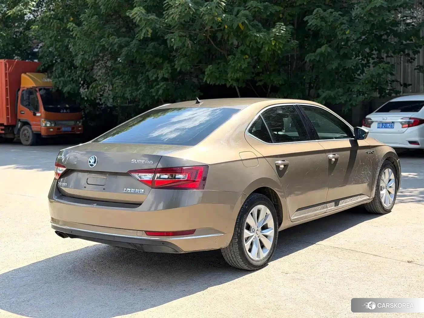Skoda Superb 2018 Champagne/brown из Китая, фото 2