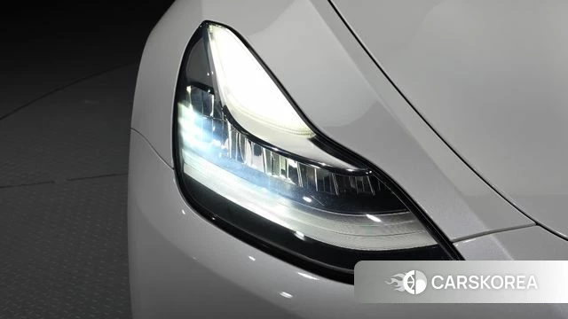 Tesla Model Y 2021 Белый из Кореи, фото 2