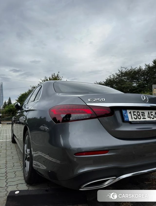 Mercedes-Benz E-Class W213 2022 Серый из Кореи, фото 2