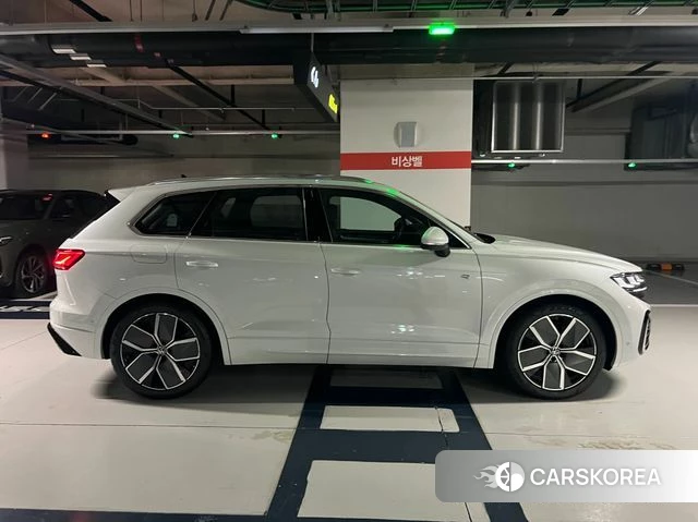 Volkswagen Touareg 3rd generation 2026 Белый из Кореи, фото 2